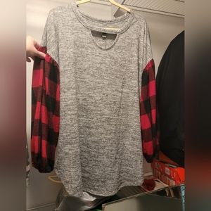 HoneyMe Grey Solid w/ Buffalo Plaid Bubble Sleeves - Boutique purchase.
